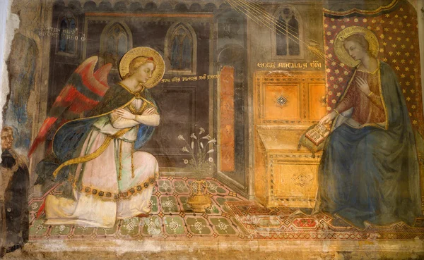 佛罗伦萨-壁画从教会圣米尼亚托阿尔蒙特天使报喜 — 图库照片
