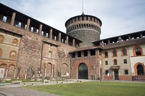 Milán - atrio del castillo de Sforza — Foto de Stock