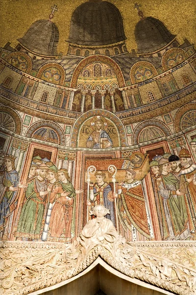 Венеция - мозаика из собора Святого Марка - портал — стоковое фото
