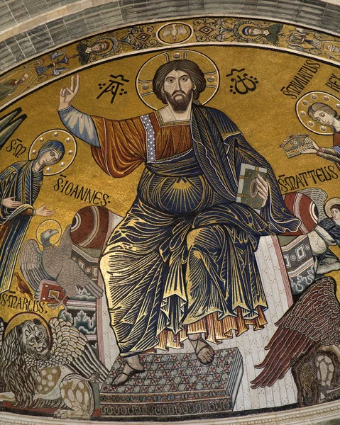 Jesucristo - Pantokrator de la iglesia de Florencia - San Miniato al Monte —  Fotos de Stock
