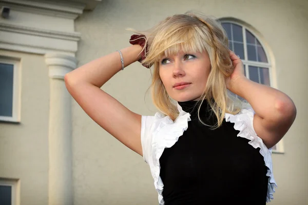 Girl in city — Stock Photo, Image