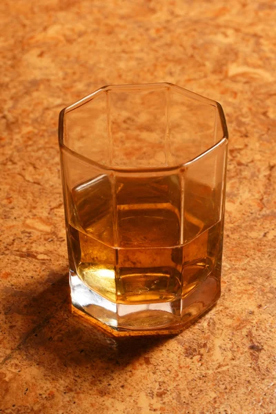 ジュースと透明なガラス — ストック写真