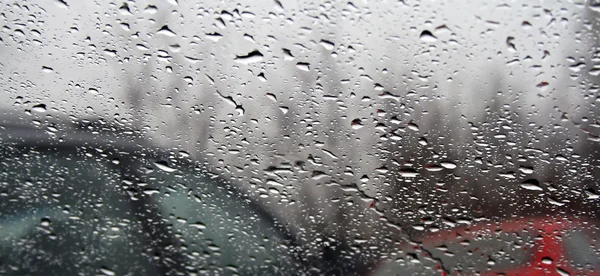 Pioggia gocciolata su vetro — Foto Stock
