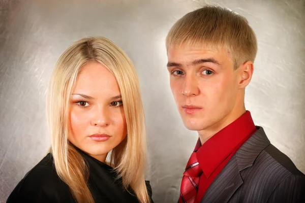 Молодой человек и женщина — стоковое фото