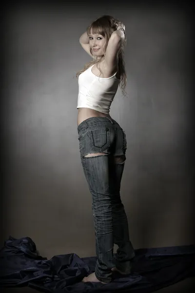 Mädchen in Jeans — Stockfoto