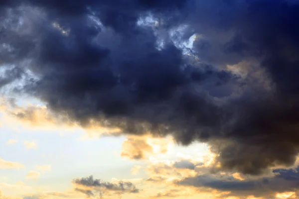 Nubes de trueno — Foto de Stock