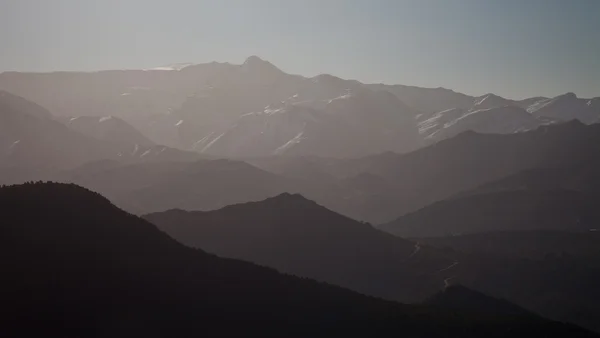 Berge in Schwarz und Weiß — Stockfoto
