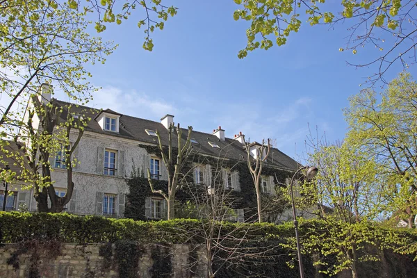 Французская архитектура, дома в Париже — стоковое фото