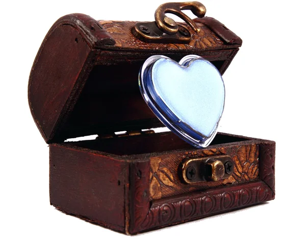 Косметика серце в дерев'яному багажнику Стокове Фото