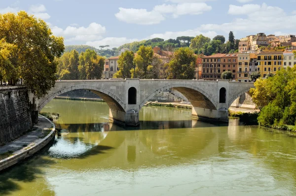 Ponte sul fiume Tevere — Foto Stock