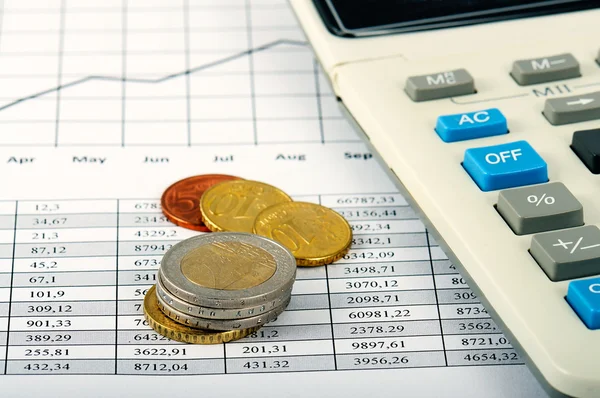 Financial Graph with Coins And Calculator — Stock Photo, Image