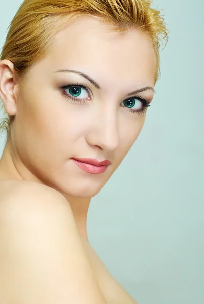 Belleza con ojos verdes —  Fotos de Stock