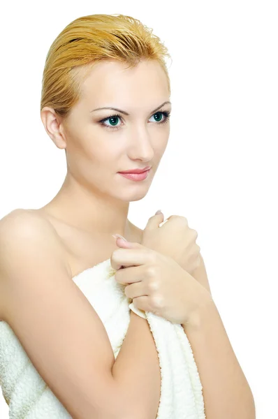 Mujer de belleza en toalla de baño — Foto de Stock