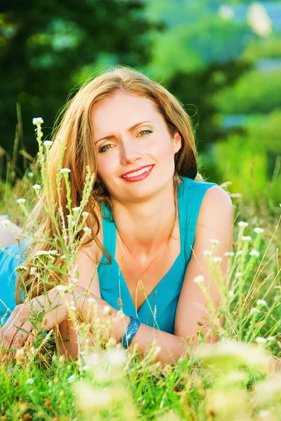 Among wildflowers — Stock Photo, Image