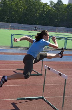 Atletizm bölgesel rekabet Urallar, stadyum Dinamo çalışan genç kadın sporcular gençler şampiyonu.