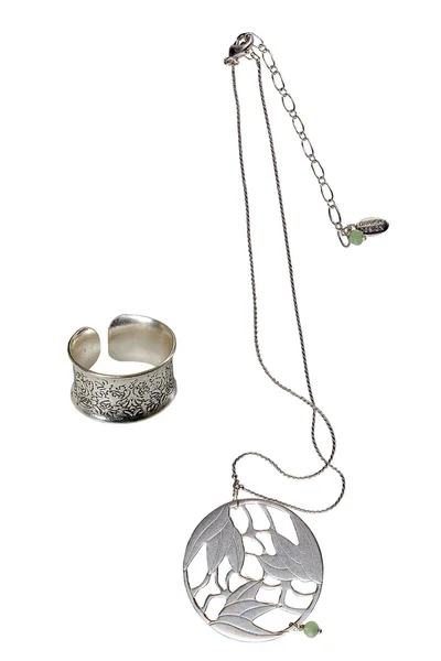 Hanger aan zilveren ketting geïsoleerd op de witte — Stockfoto