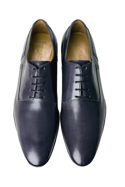 Sapatos de couro masculino isolados em branco — Fotografia de Stock