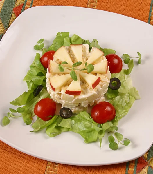 Salat mit Tomaten, — Stockfoto