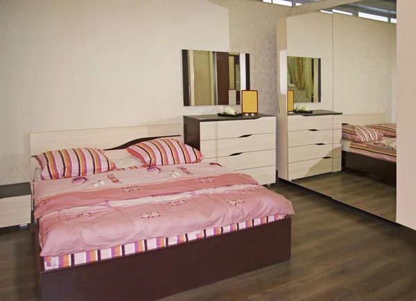 Bej renkli yatak odası — Stok fotoğraf