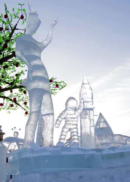 Concorso sculture di ghiaccio, opere dei migliori scultori degli Urali classificati premi — Foto Stock
