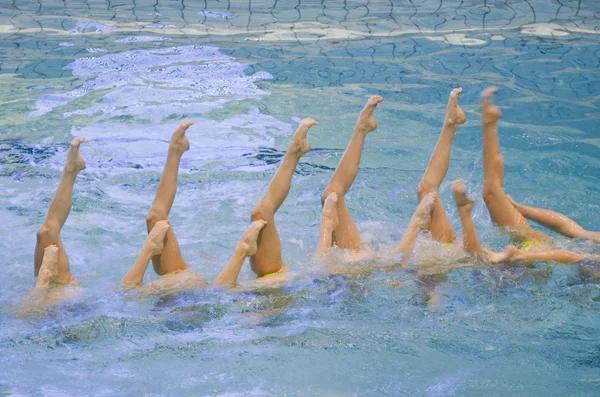 Gesynchroniseerd zwemmen — Stockfoto