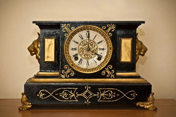 Reloj de lujo antiguo — Foto de Stock