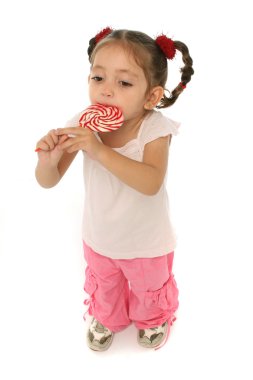 bir lolipop farklı ifadelerle holding toddler