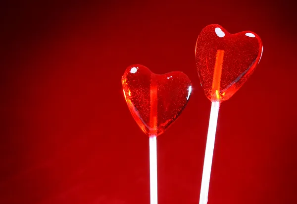 2 つのハートのバレンタインのためロリポップ — ストック写真