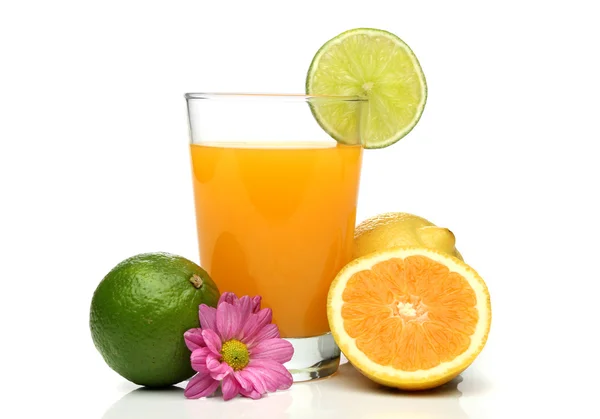 Orangensaft mit Fruchtzusammensetzung — Stockfoto