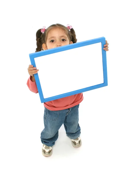 Dívka držící prázdný znak — Stock fotografie