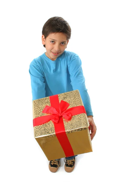 Chłopiec z prezentem — Zdjęcie stockowe