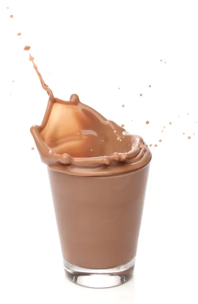Cioccolato al latte splah su sfondo bianco — Foto Stock