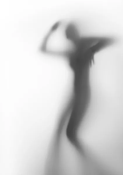 춤을 추는 여자 실루엣 — 스톡 사진