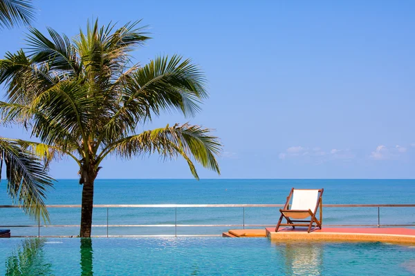 Bela praia tropical na Tailândia — Fotografia de Stock