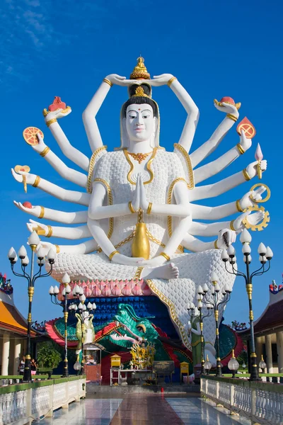 在泰国苏梅岛上的湿婆神雕像 — 图库照片