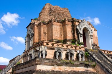 Wat chedi luang temple in Thailand clipart