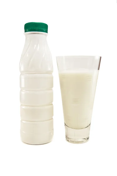 Milk op wite — Stockfoto