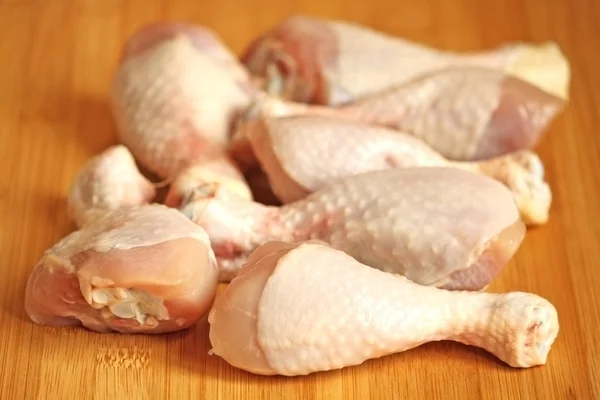 Rå kycklingben — Stockfoto