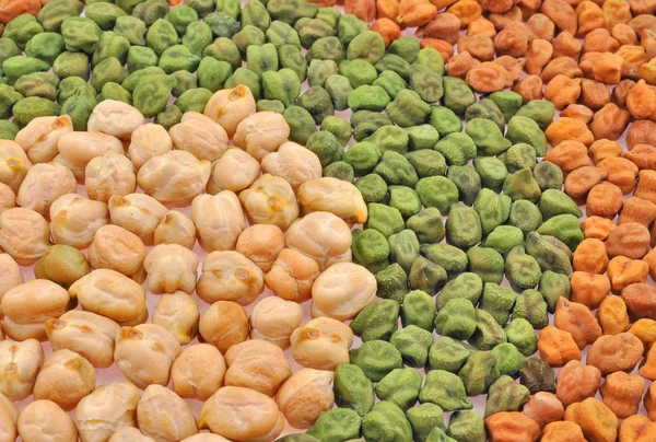 Concentrisch gerangschikt drie soorten gram zaden — Stockfoto