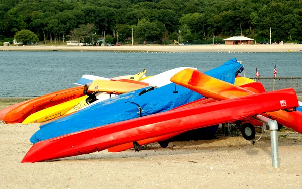 Colorful Canoes — Stock Photo, Image