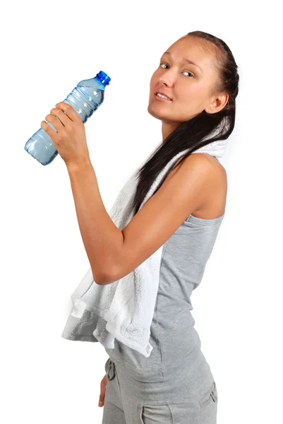 年轻美丽的女人，拿着一瓶水 — 图库照片