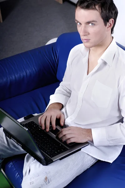 Züppe ile laptop — Stok fotoğraf