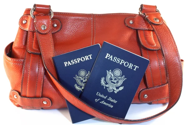 Pass med orange handväska — Stockfoto