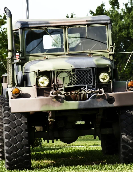 Ciężarówki wojskowe — Zdjęcie stockowe