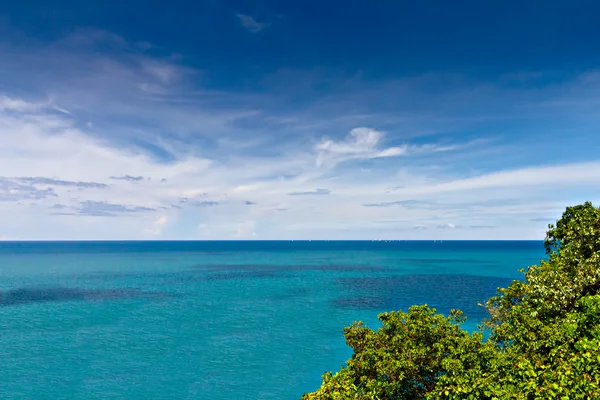Mar azul y yates — Foto de Stock