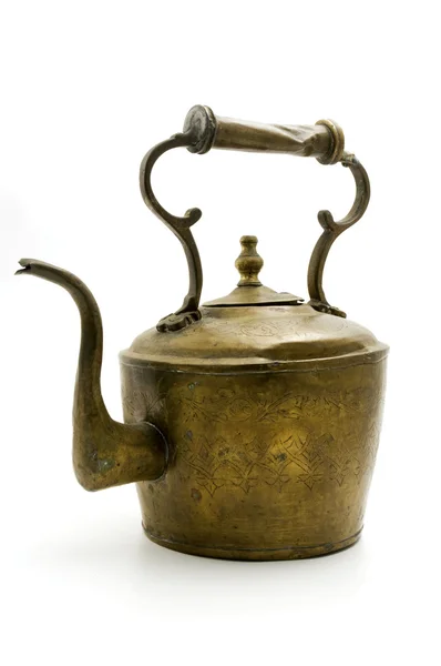 老黄铜茶壶 — 图库照片