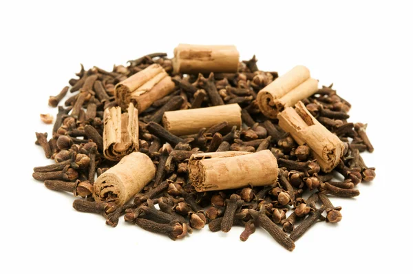 Cloves and Cinnamon — Stock Photo, Image