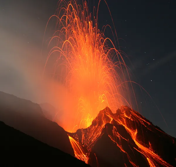 Strombolian patlama — Stok fotoğraf