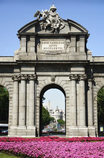 Detail of Puerta de Alcalá (Alcala Gate) in Madrid, Spain — Stok fotoğraf