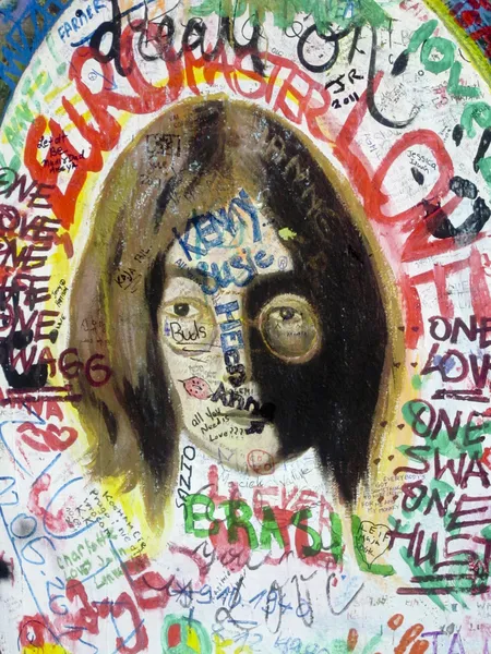Graffiti, John Lennon portréja — Stock Fotó